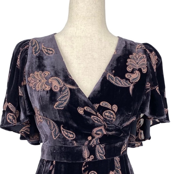Velvet Cape-Sleeve Floral/ Paisley Dress - Picture 4 of 6